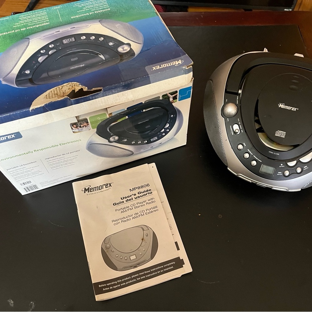 Memorex Radio/CD Player